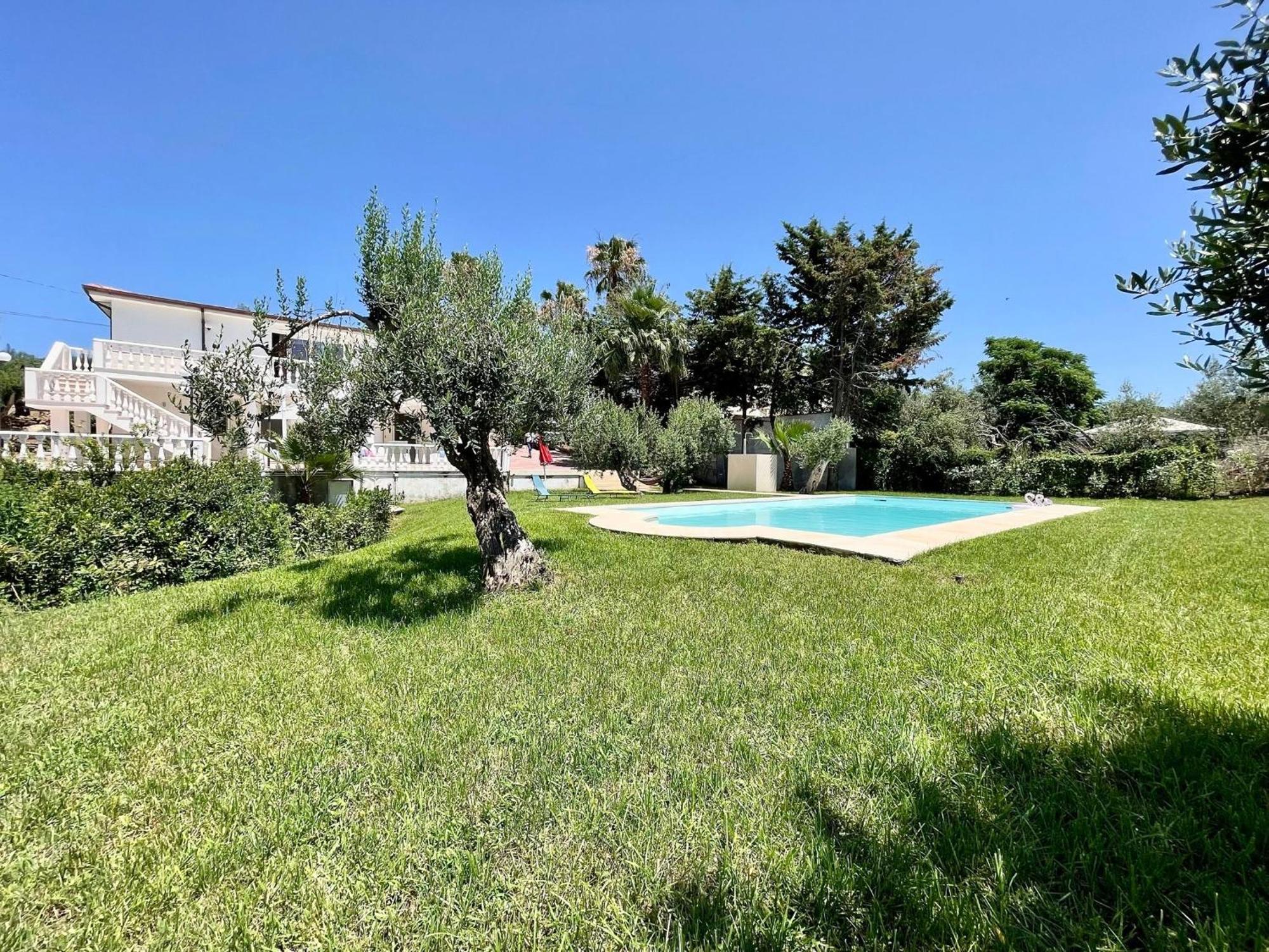 Holiday home Rachele Con Piscina *